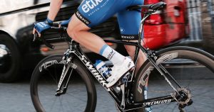 Best Cycling Insoles: Detail of professional cyclist' shoes