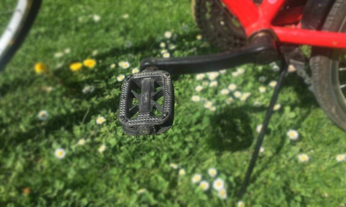 ▷7 Best Pedals for Hybrid Bikes to Buy 