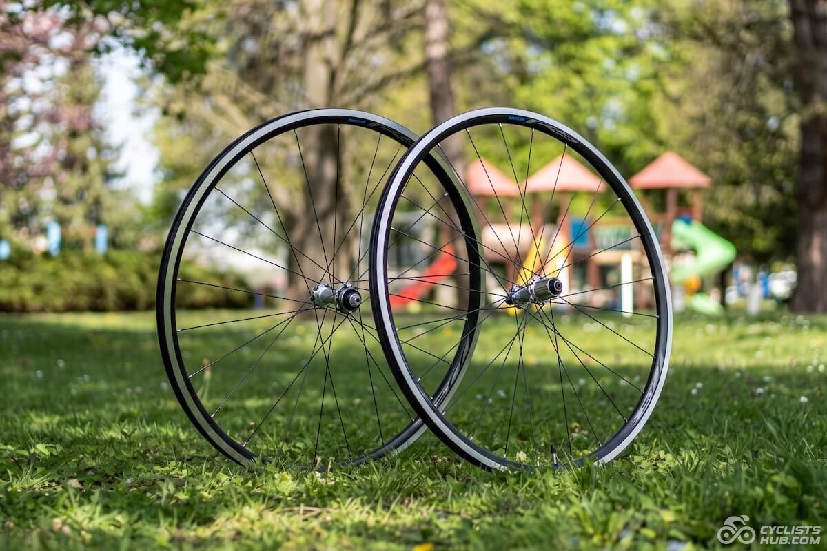 Shimano WH-RS500 shot in a park.