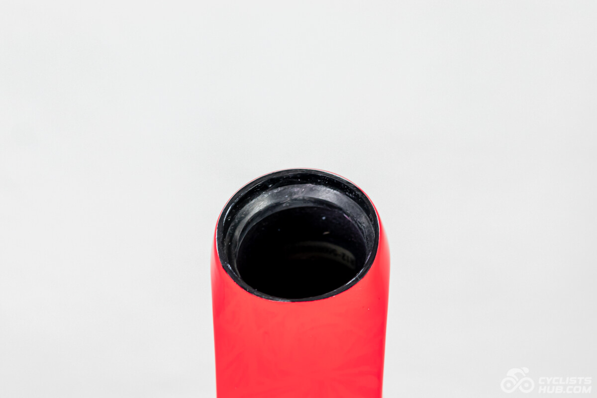 YOELEO R12 2022 headset detail.