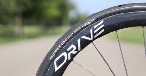 Tufo Comtura 4TR review: Tufo Comtura 4TR on Elitewheels DRIVE 45mm detail