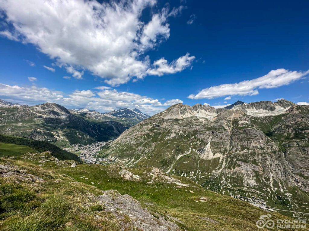 View from the Col de l'Iseran on Val-d'Isรจre.