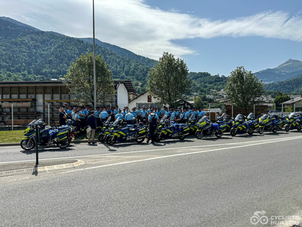 French police having a briefing before the TdF ITT.