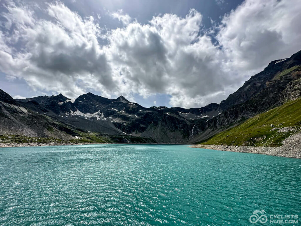 Lago Serrรน (Colle del Nivolet).