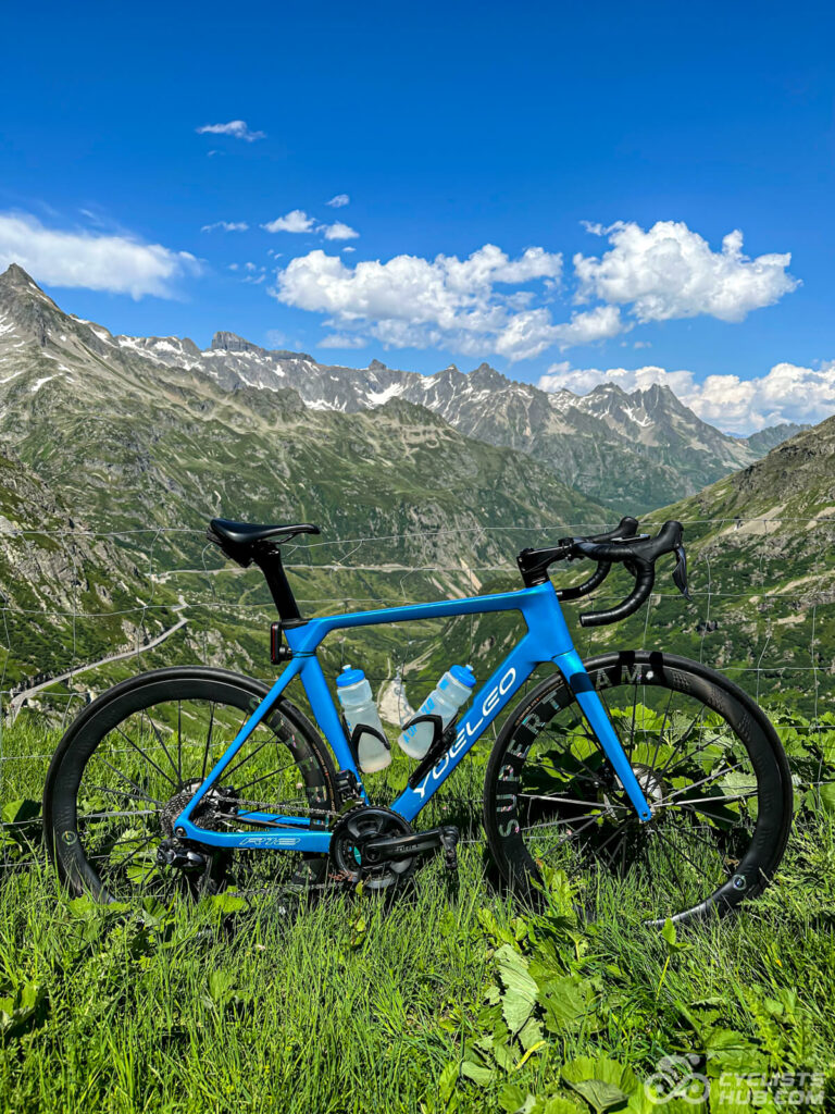 My YOELEO R12 and Susten Pass valley in the background.