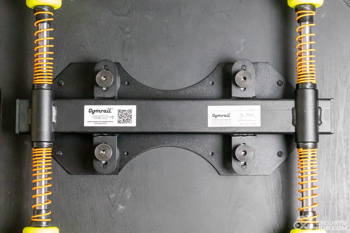 Momentum X1 view from the bottom showing the rubber dampers position.