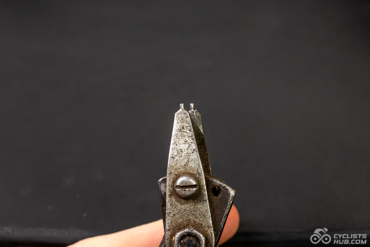 Detail on the seeger pliers.