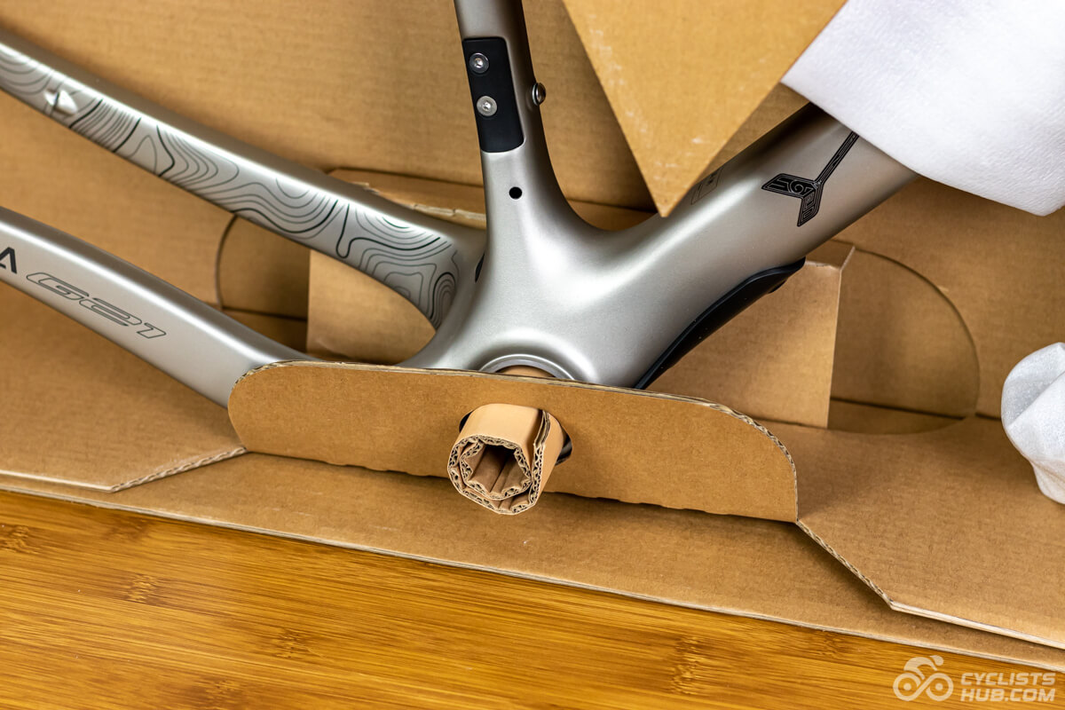 YOELEO G21 Altera in the box (BB packing detail).