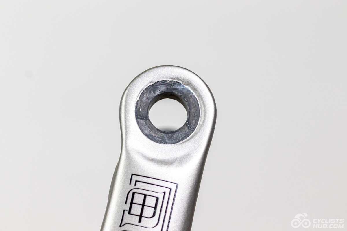 YOELEO G21 Altera fork through axle endings detail.