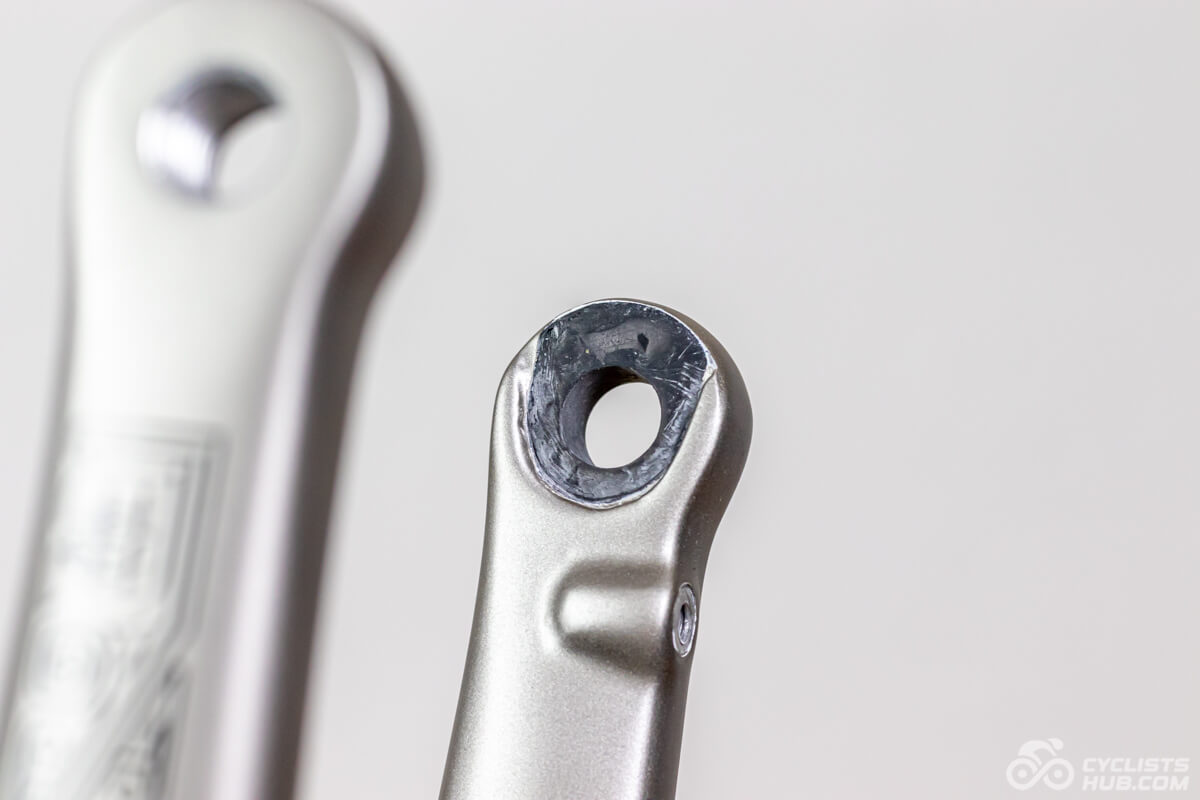 YOELEO G21 Altera fork through axle endings detail.