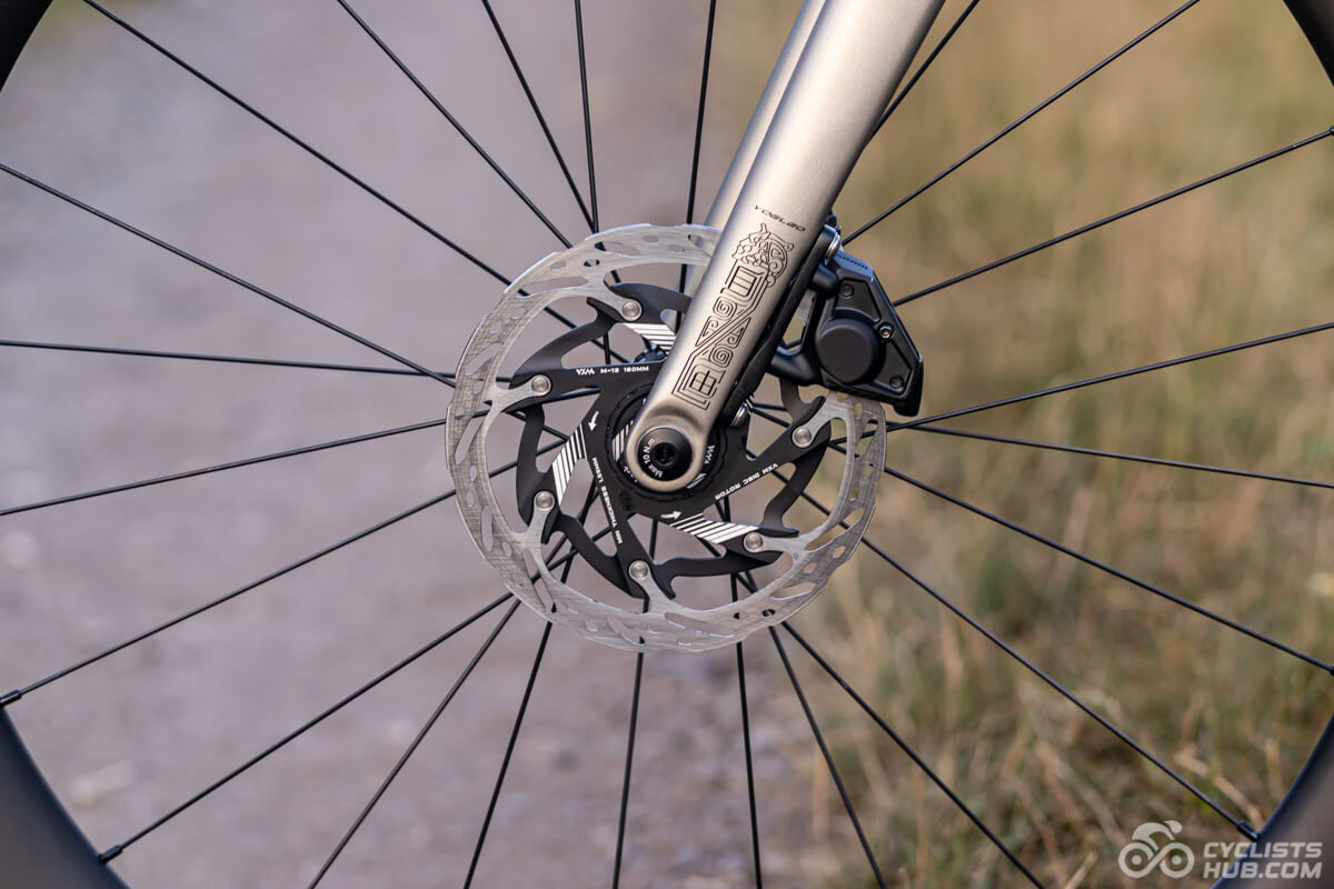 YOELEO G21 Altera front disc brake detail.