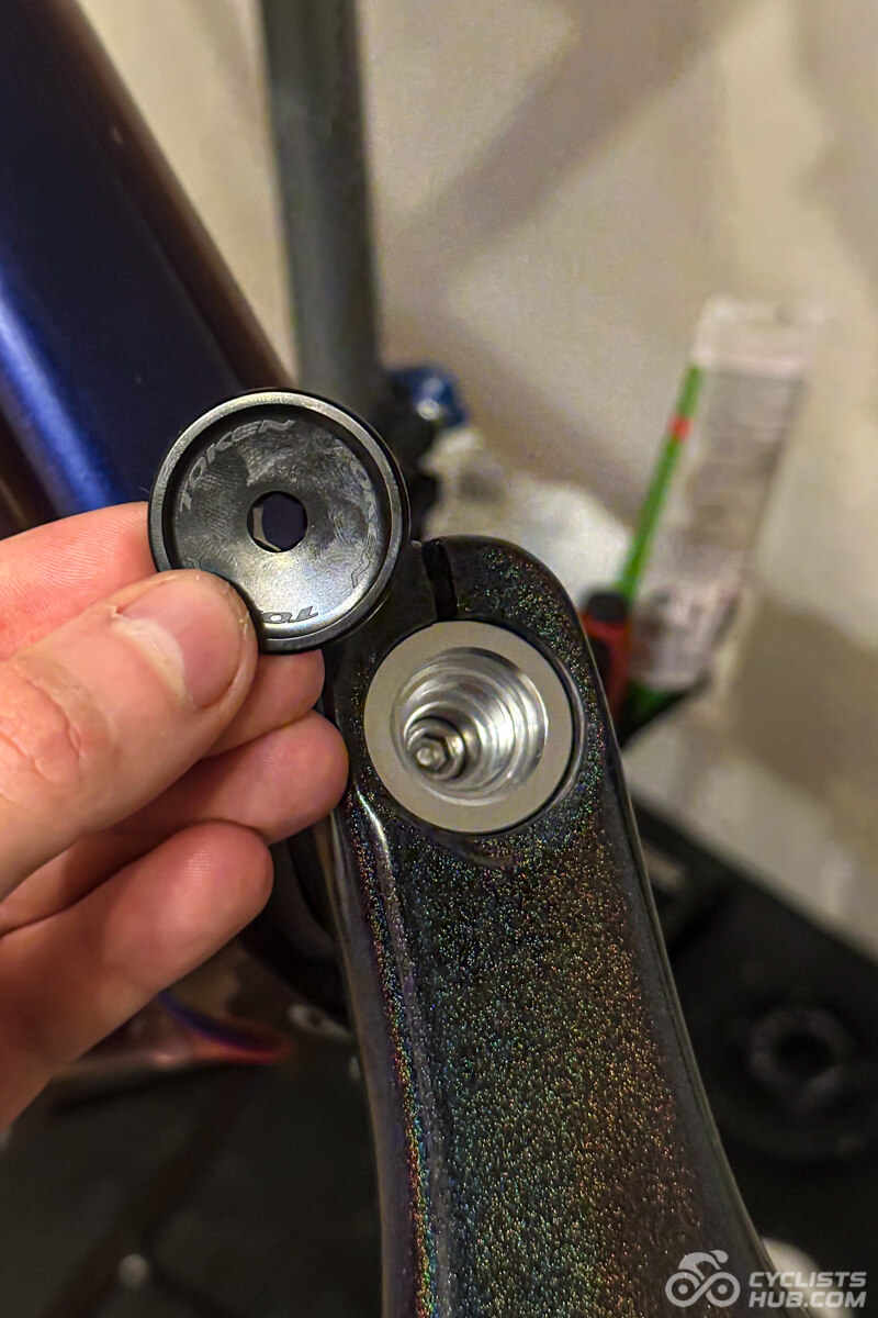 Me holding the Winspace headset cap for Winspace ZERO SL handlebar.