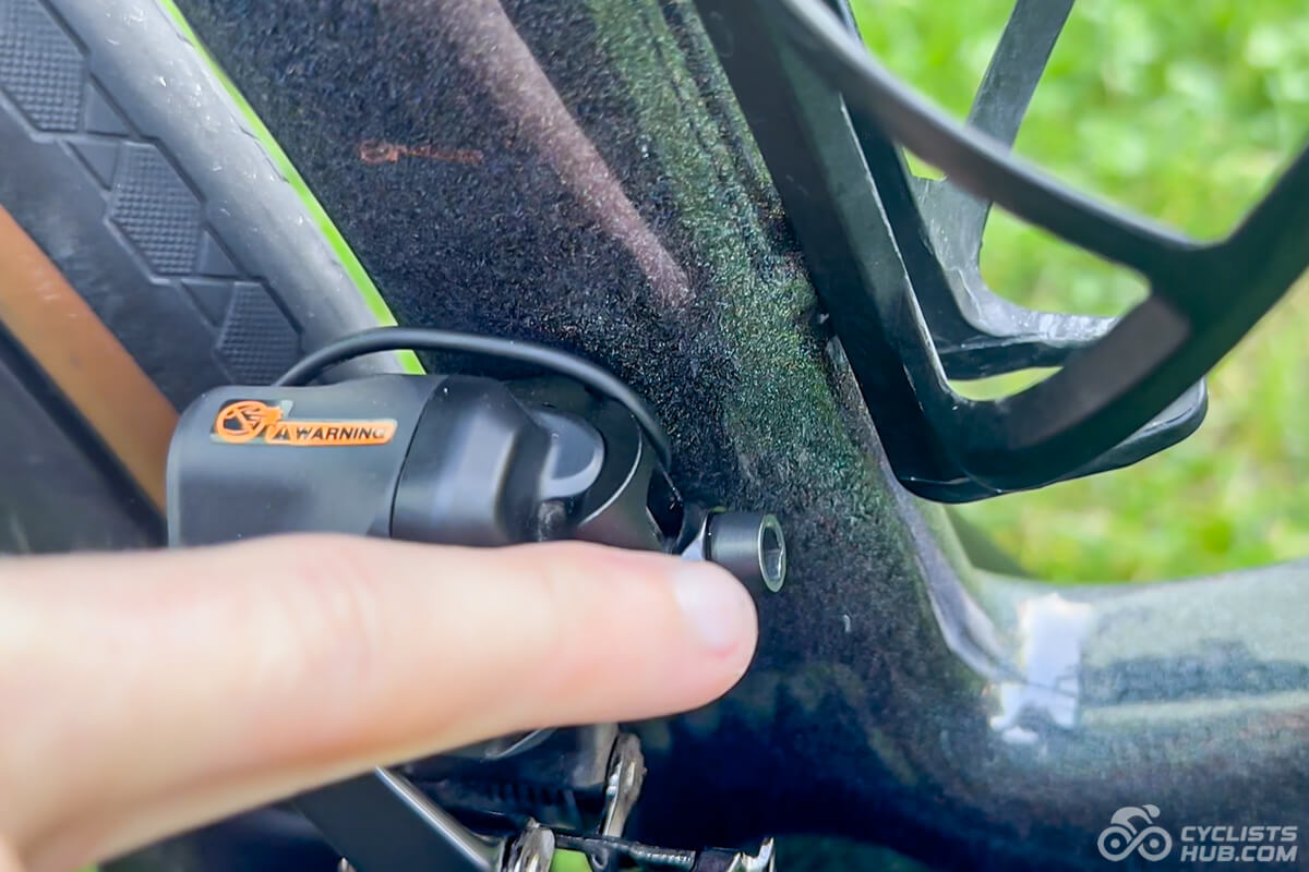 Winspace T1600 front derailleur Di2 cable routed through the correct hole under the FD hanger.