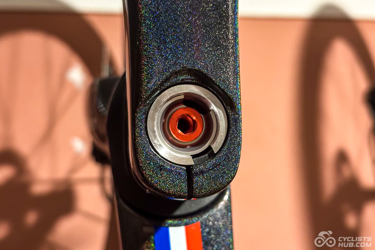 Winspace HYPER cockpit with the correct compression plug.