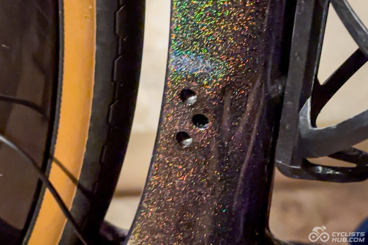 Holes for the FD hanger and FD Di2 wire on the Winspace T1600 frame.