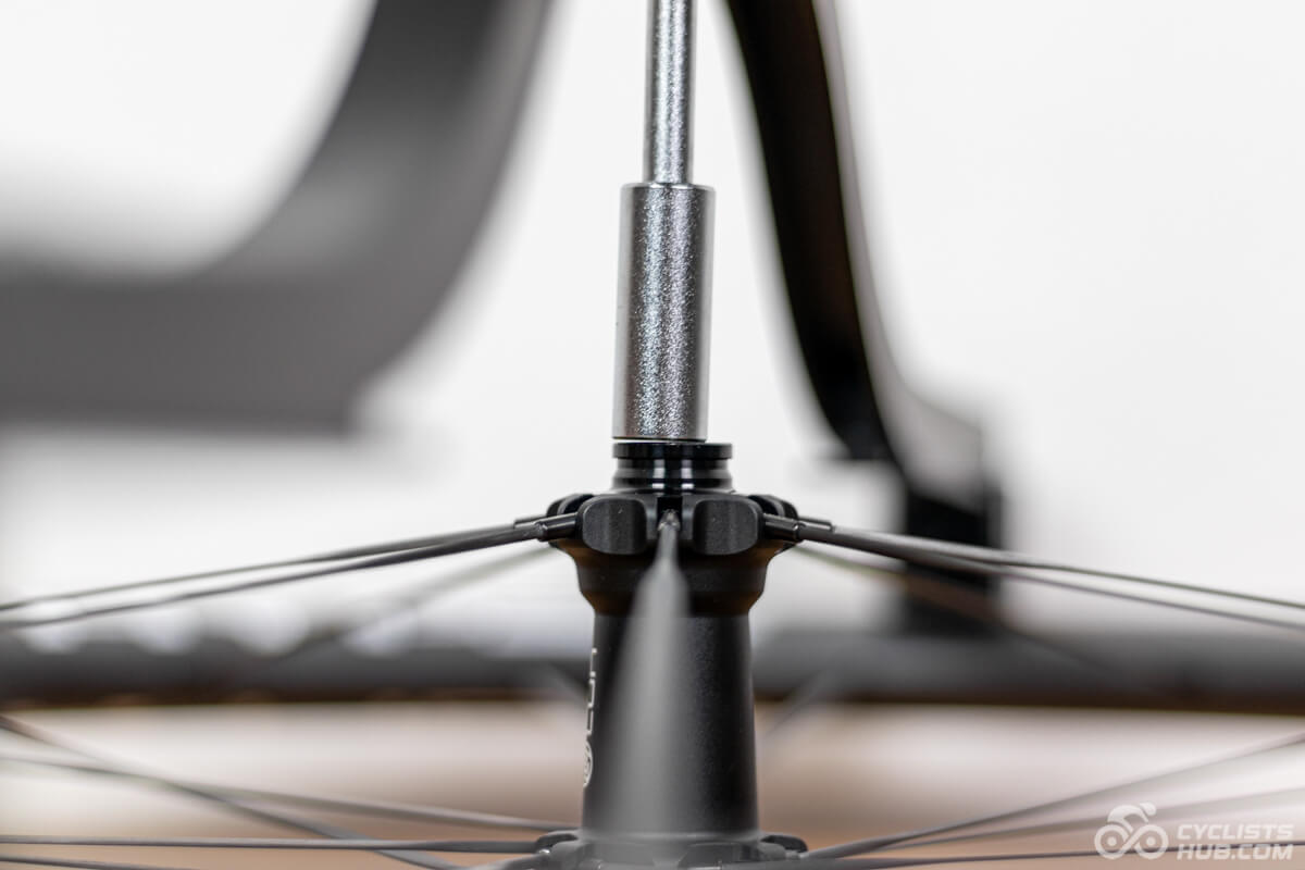 Lún HYPER 5 dishing - front wheel right side.