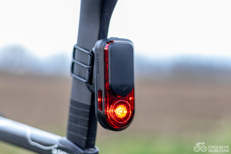 Recenze Garmin Varia RearVue 820: Radar namontovaný na mém Winspace T1600.