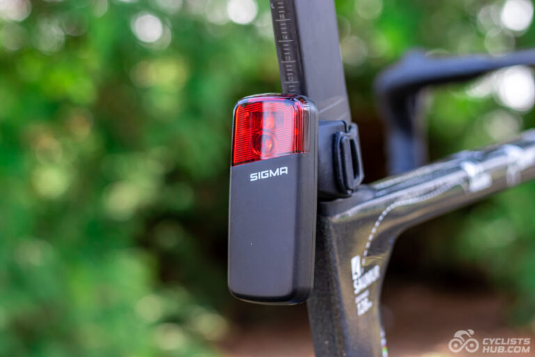 Recenze Sigma RECO 81: Radar namontovaný na mém Winspace T1600 se zeleným pozadím.