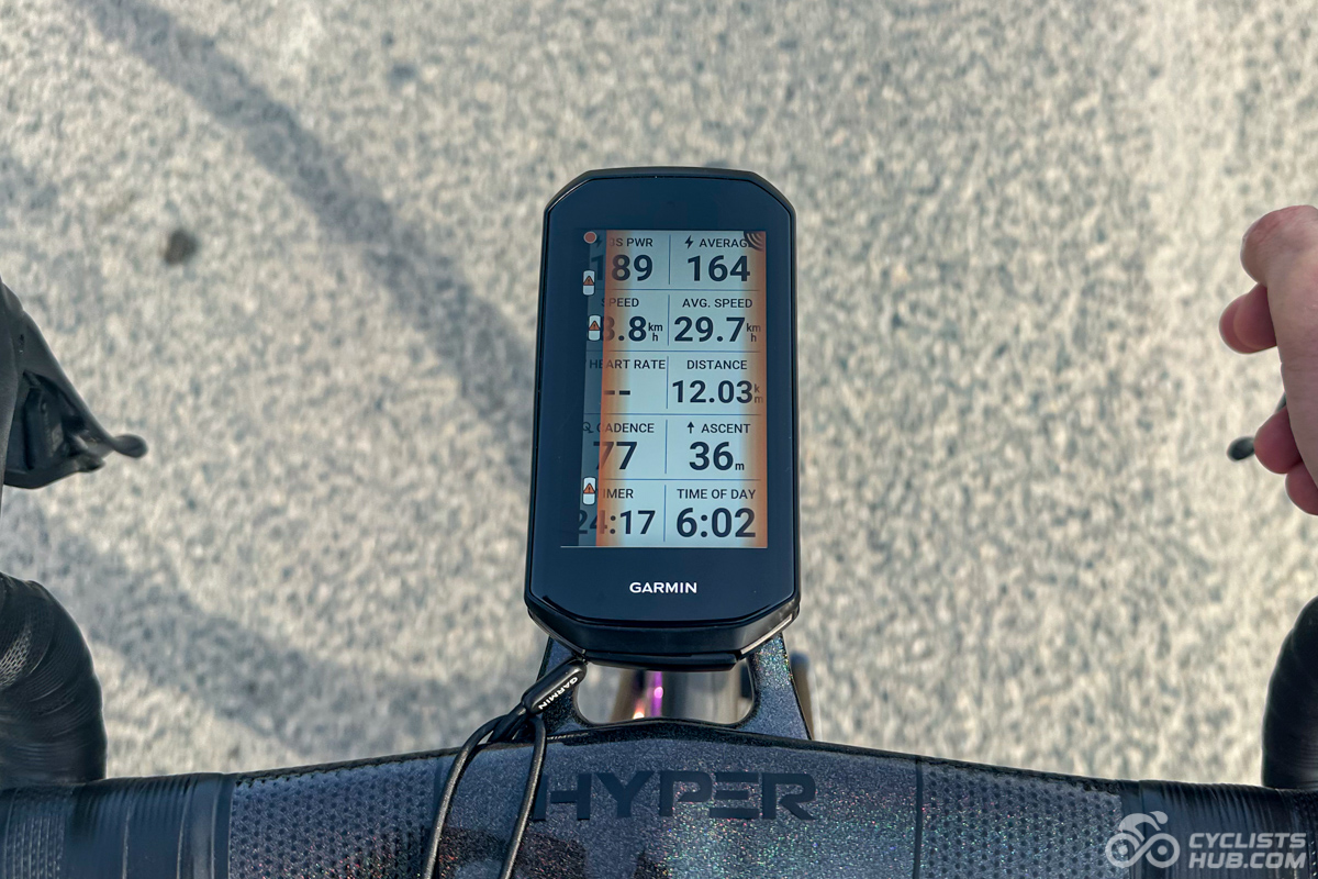 Garmin Edge 1050 showing cars detected by Garmin RearVue 820.
